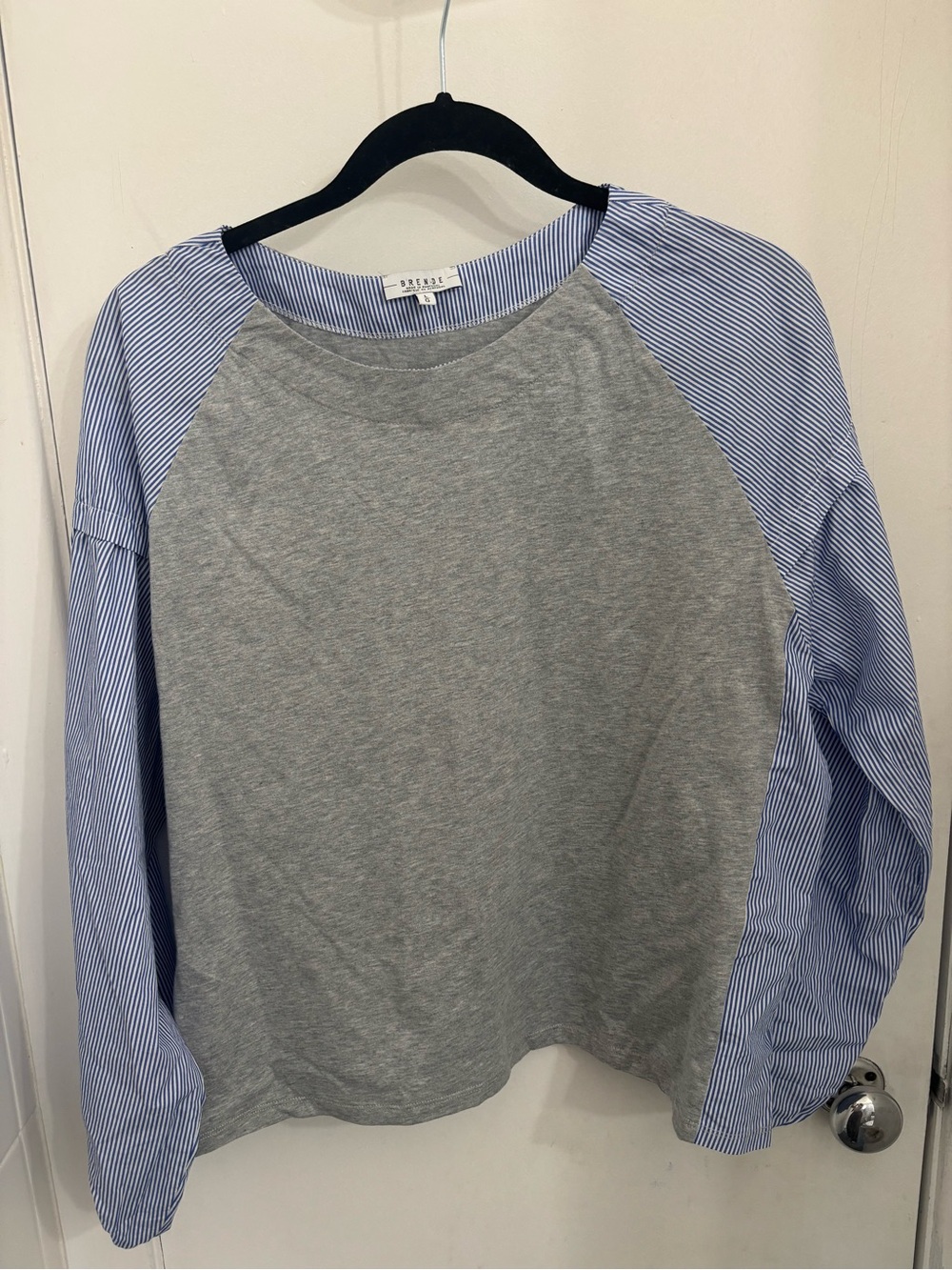 BrendeStriped Sleeve Raglan Long Sleeve Tee - Gray & Blue